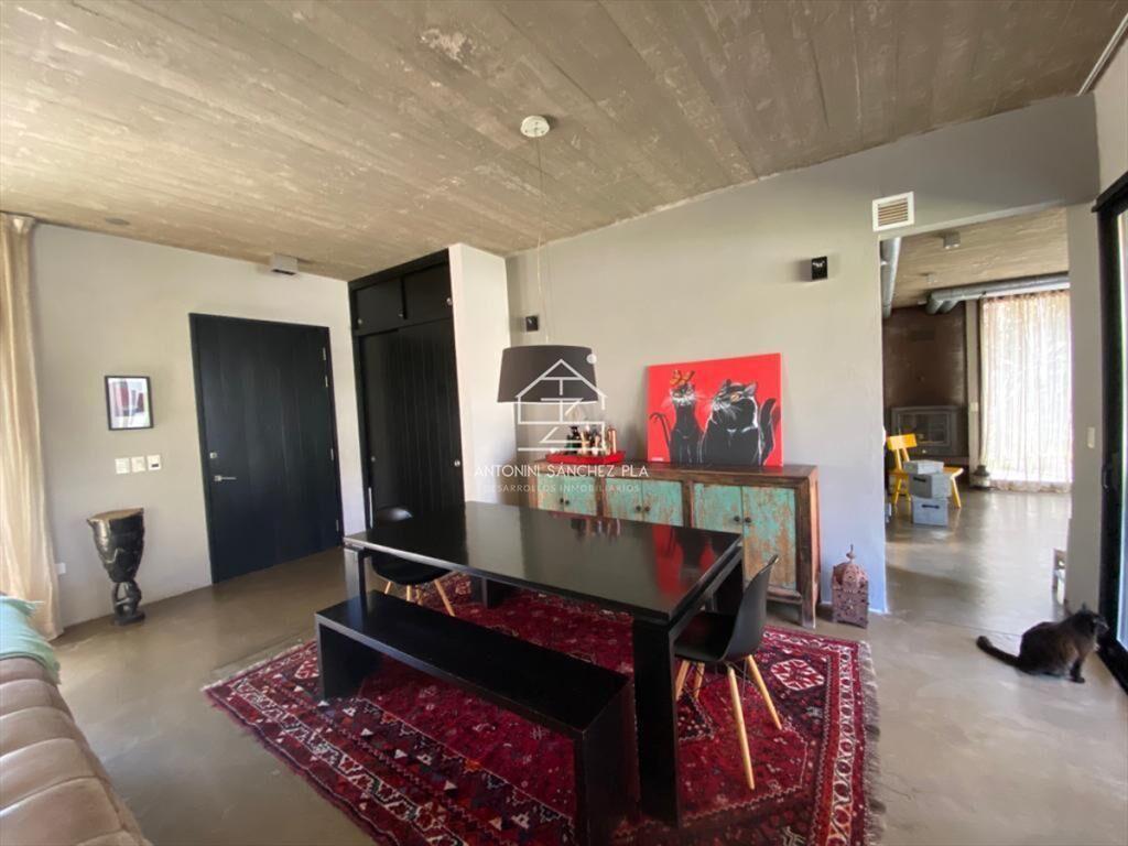 Casa estilo Moderno en Barrio Privado La Arbolada