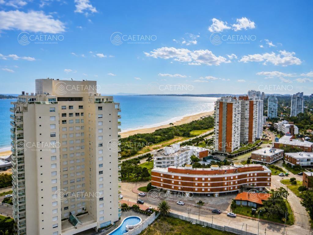 Departamento de 3 dormitorios en venta a pasos del mar. Gal