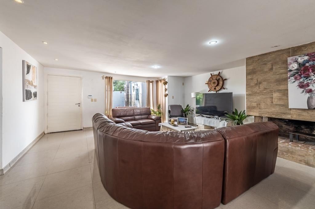 Venta de Casa de 4 dormitorios con Piscina en El Pinar S...