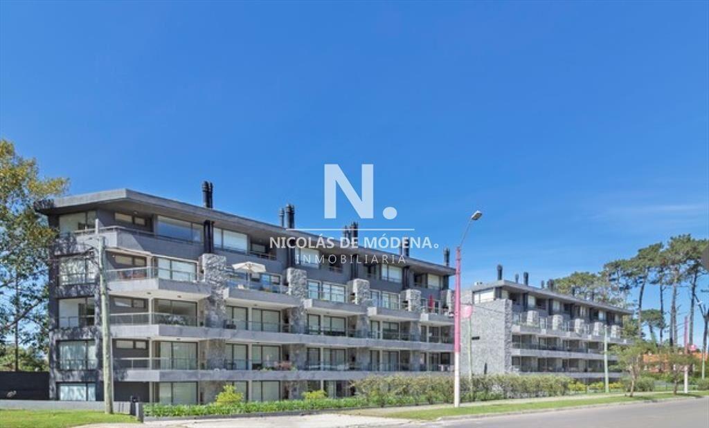 Apartamento en Edificio con servicios y propio