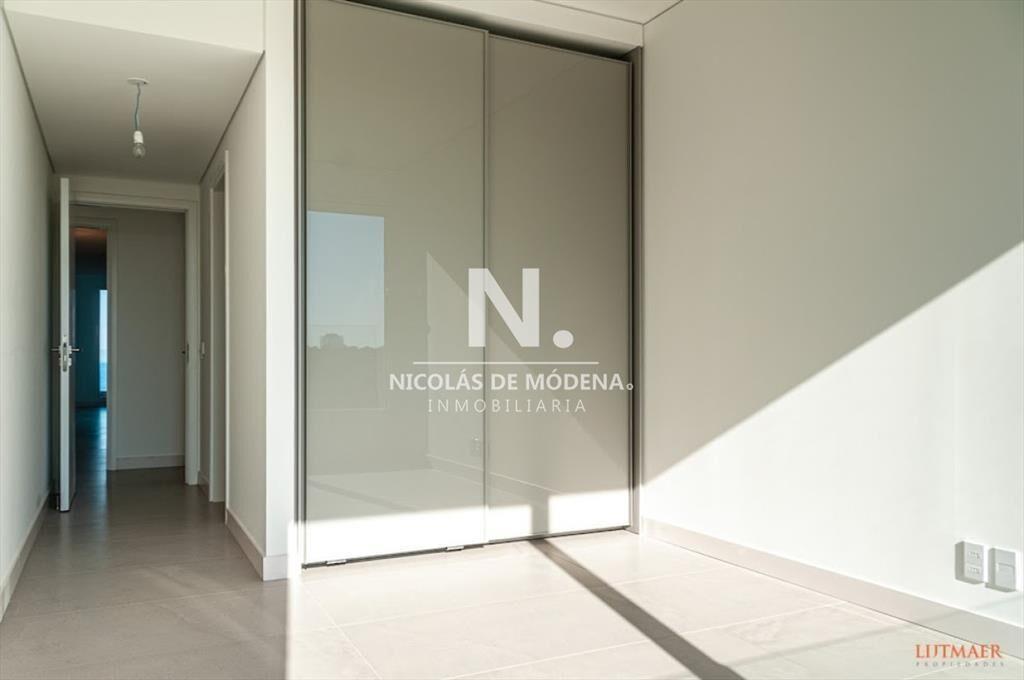 Vende apartamento de 3 dormitorios en Brava , del