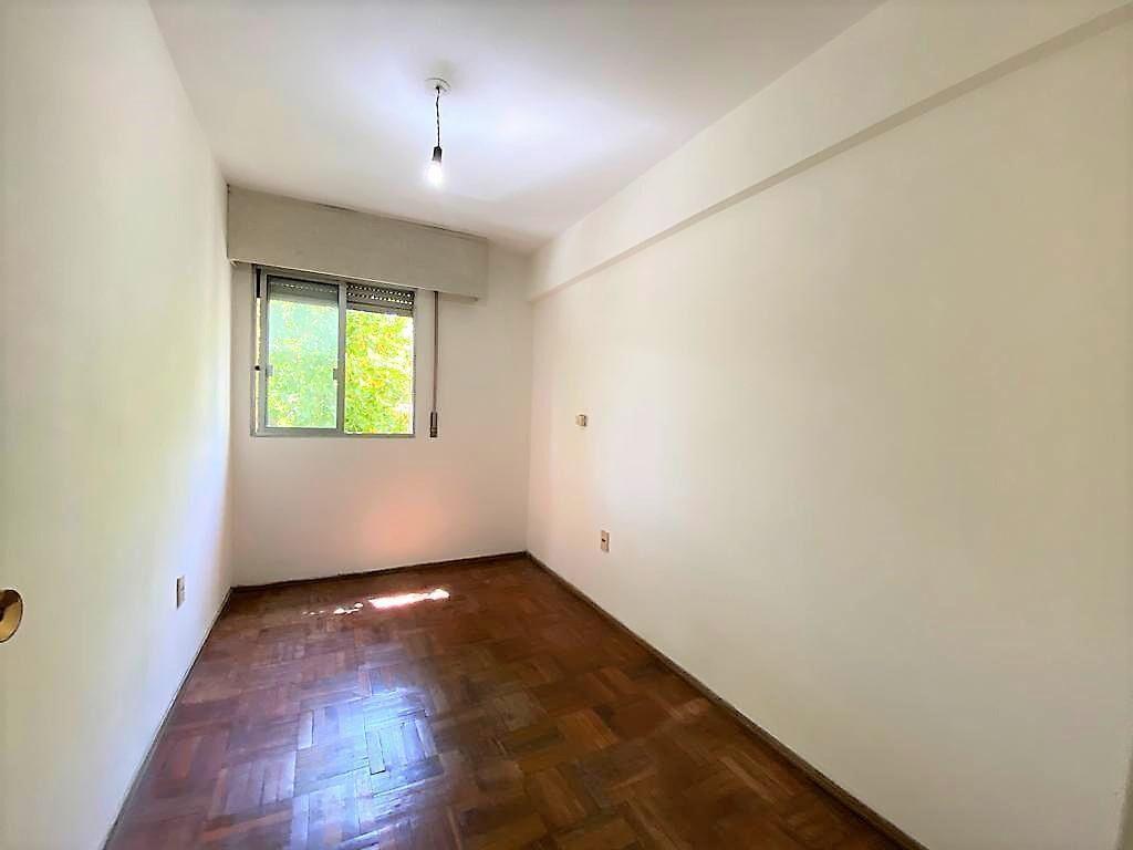Apartamento En Venta 3 Dormitorios 2 baños en Parque Rodo