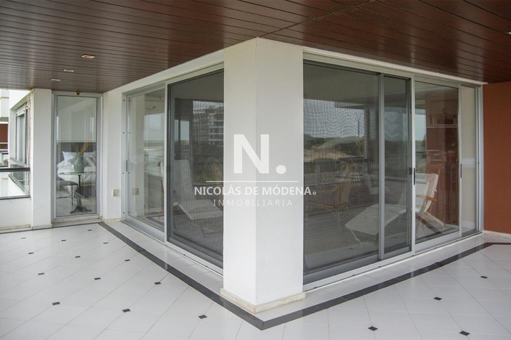 Apartamento de 4 dormitorios en Brava - Punta del