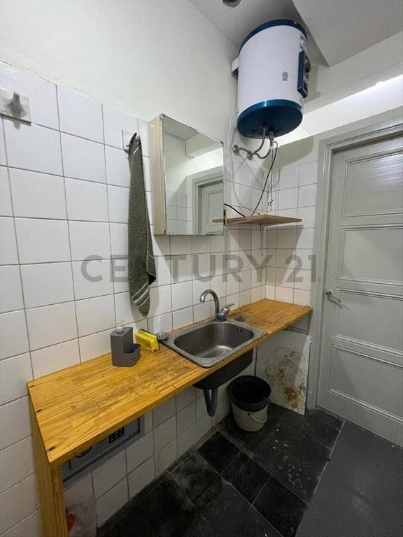 Alquiler Local comercial Ciudad Vieja, 90 m2 con depósito...