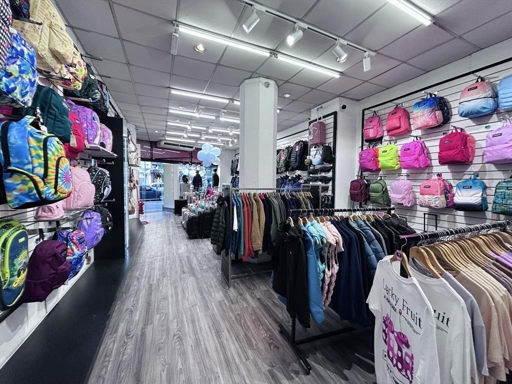 Alquiler local comercial 18 de Julio y Wilson Ferreira Ald