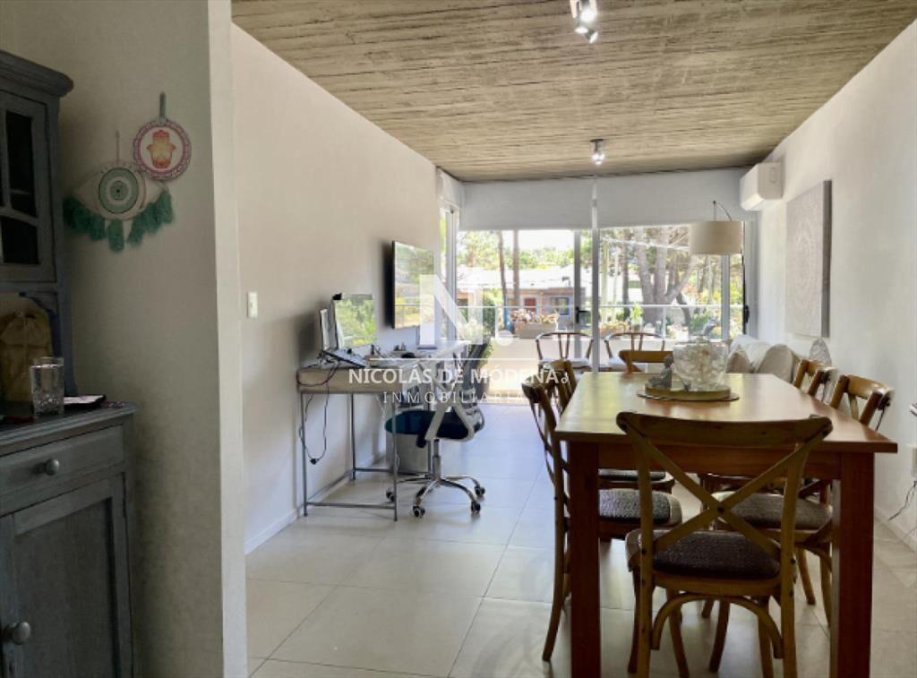 Vende apartamento de 2 dormitorios en Brava- del