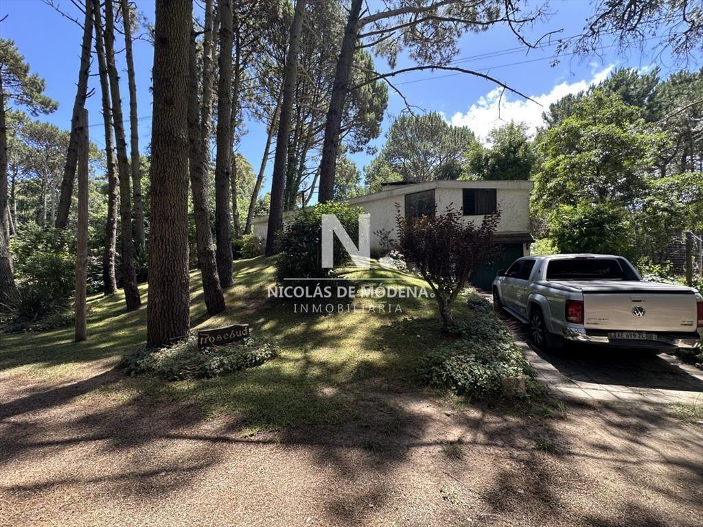 Venta casa en zona Portezuelo bosque, Punta