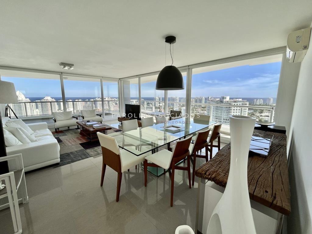 Penthouse de 4 suites en Torre One, Punta del