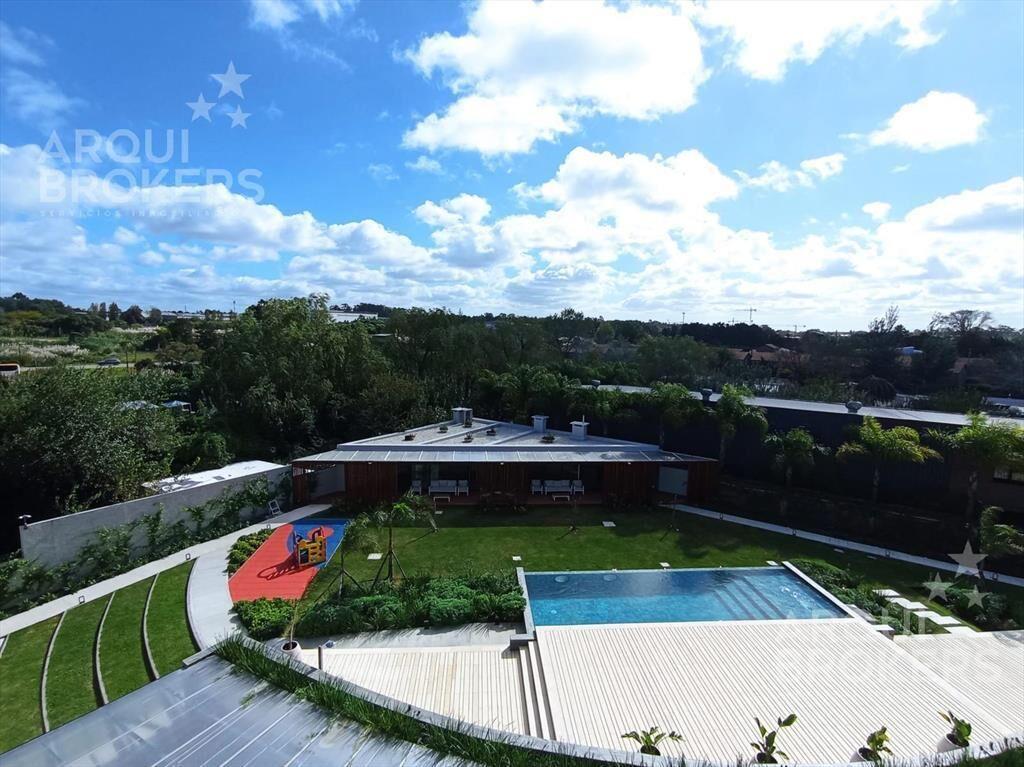 Apartamento de tres dormitorios en venta cin renta en Carra