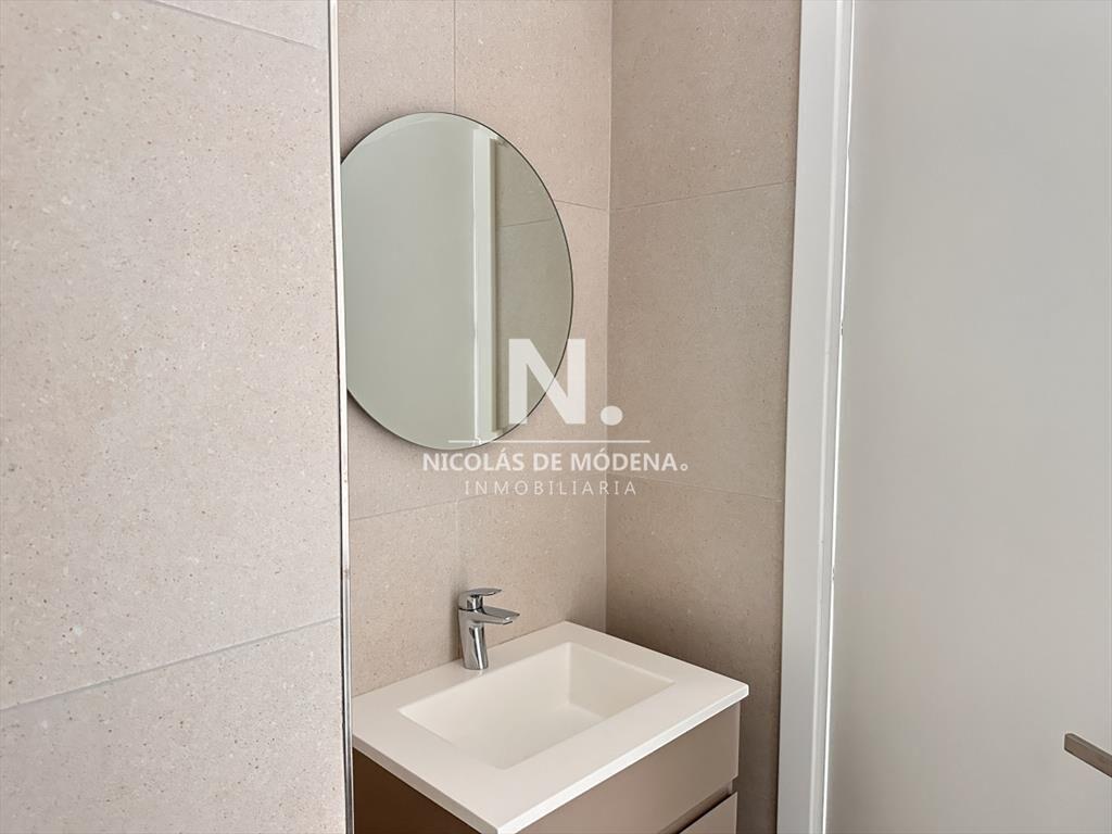 Vende apartamento de 4 dormitorios en Torre Le