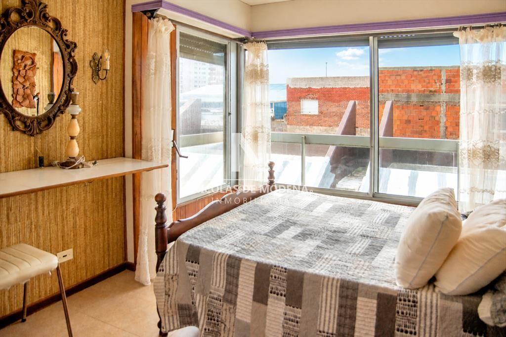 En venta apartamento de 3 dormitorios, parada 1 playa mansa