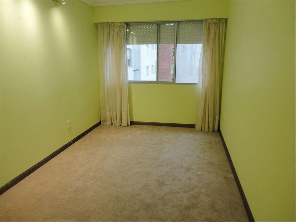 Venta Apartamento Pocitos 3 Dormitorios 2 Baños Garaje
