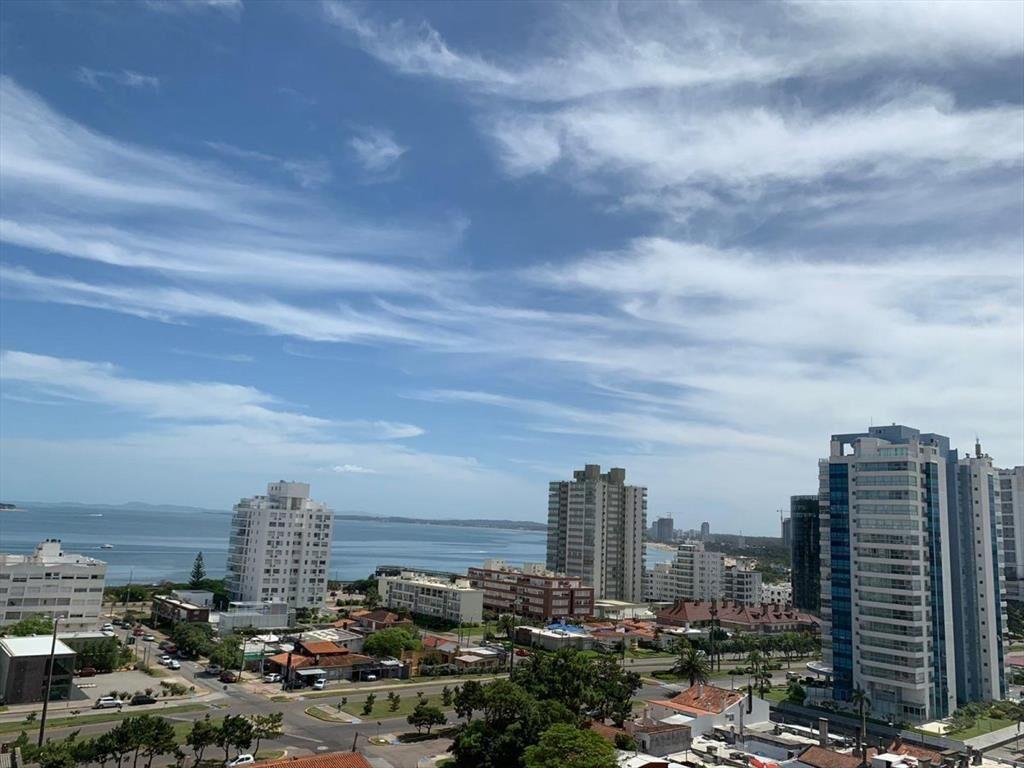 DEPARTAMENTO DE 3 DORMITORIOS EN  PARQUEMAR CENTER , PUNTA