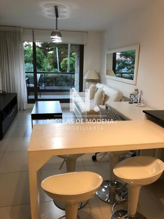 Apartamento en Edificio con servicios y propio