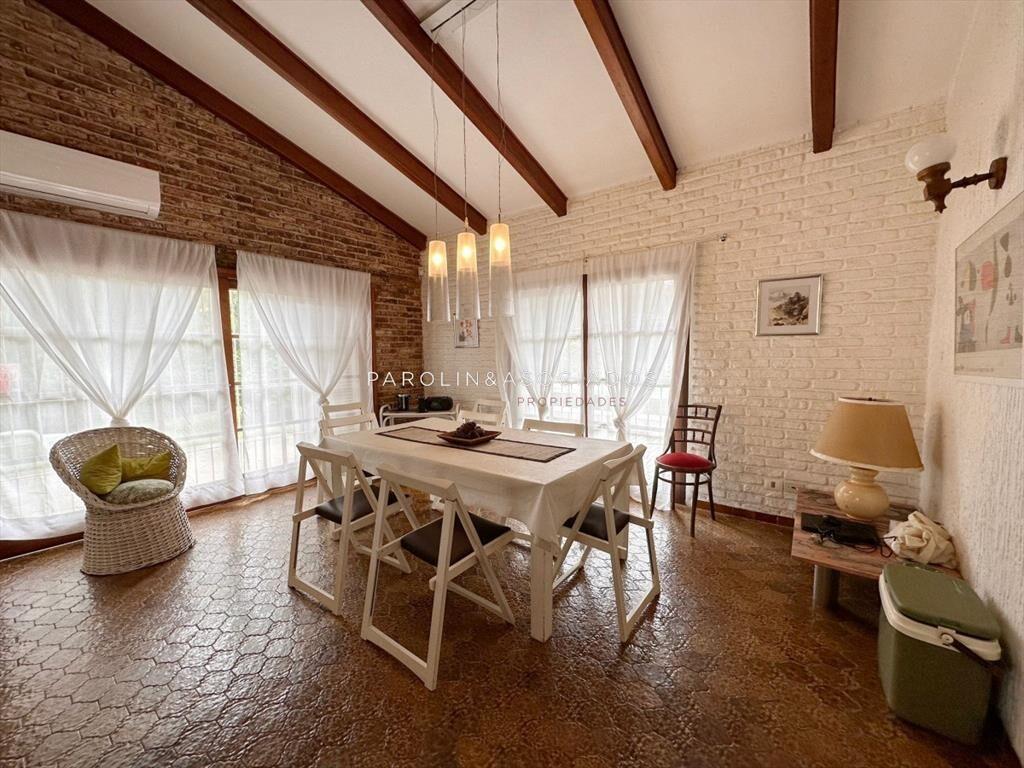 Casa de 3 dormitorios + dependencia de servicio