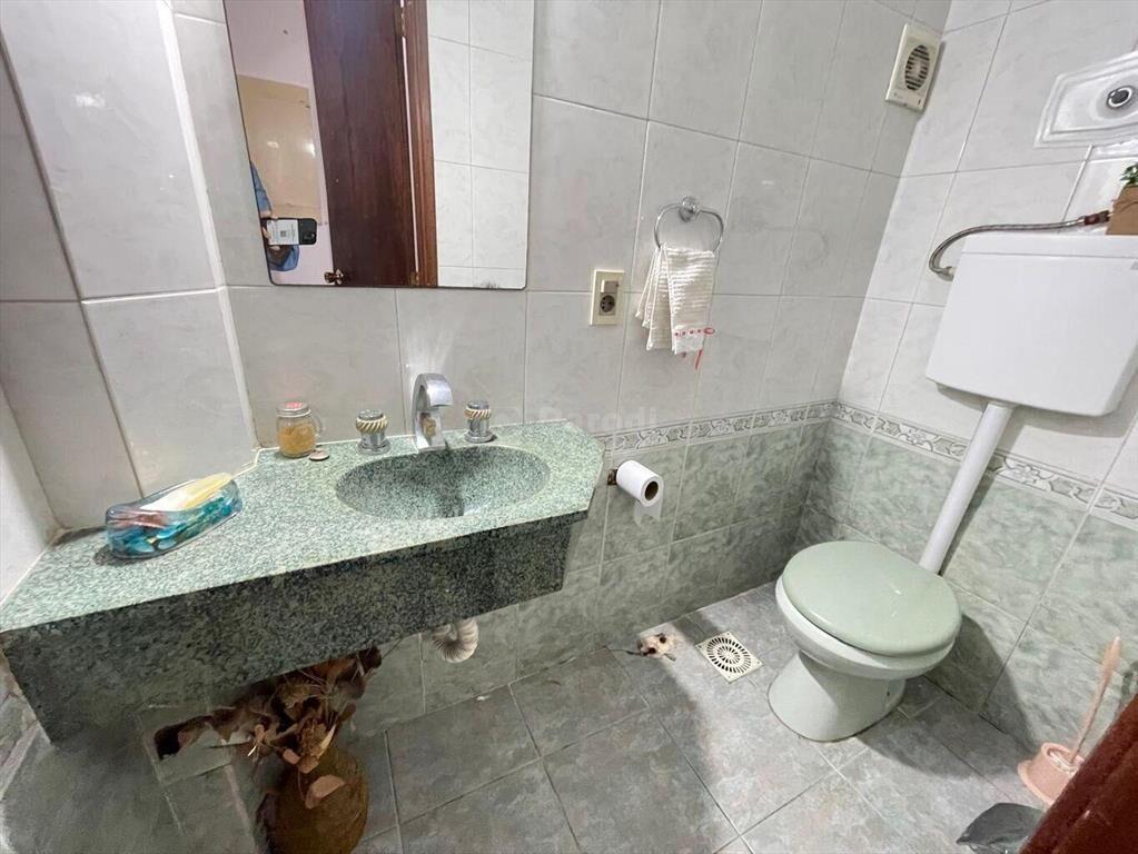PARODI Casa en Pocitos zona tranquila 3 dormitorios patio c