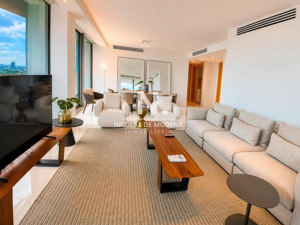 Espectacular departamento de 4 suites frente al