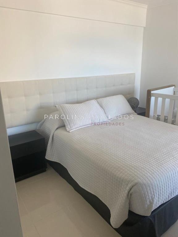 Apartamento de 3 dormitorios en venta en Miami