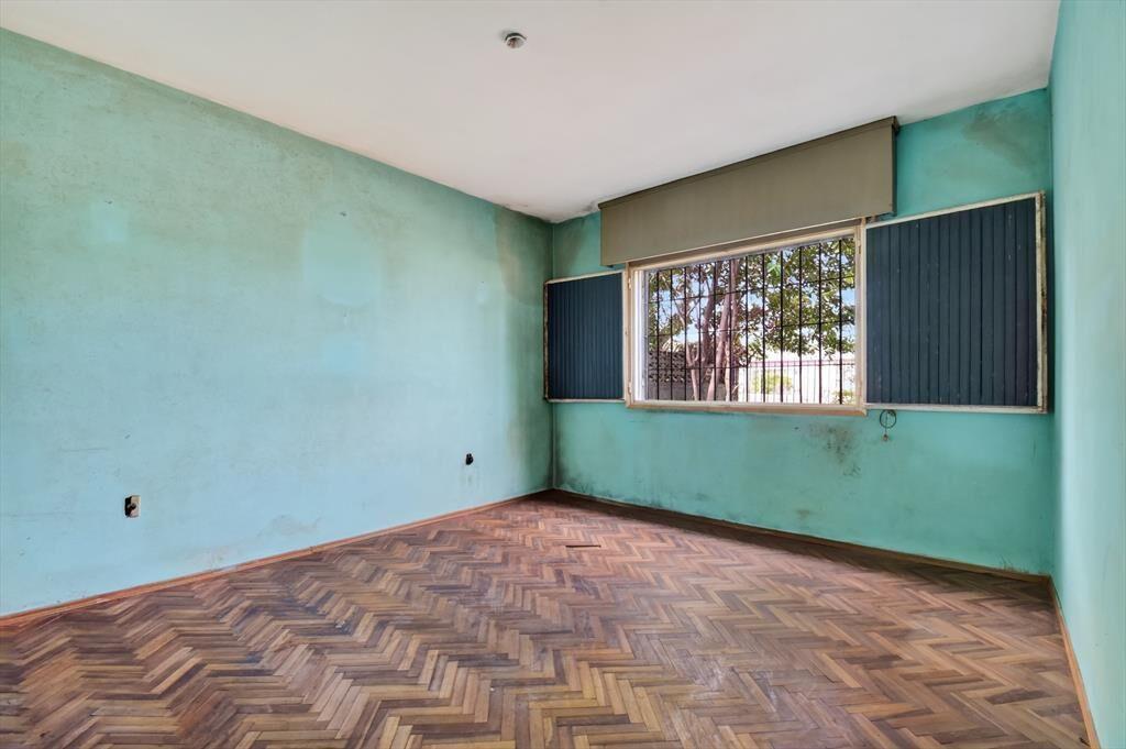 Casa en venta c/ cochera en Colón