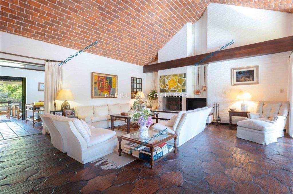 Casa en venta de 5 dormitorios en el Golf, Punta del Este.