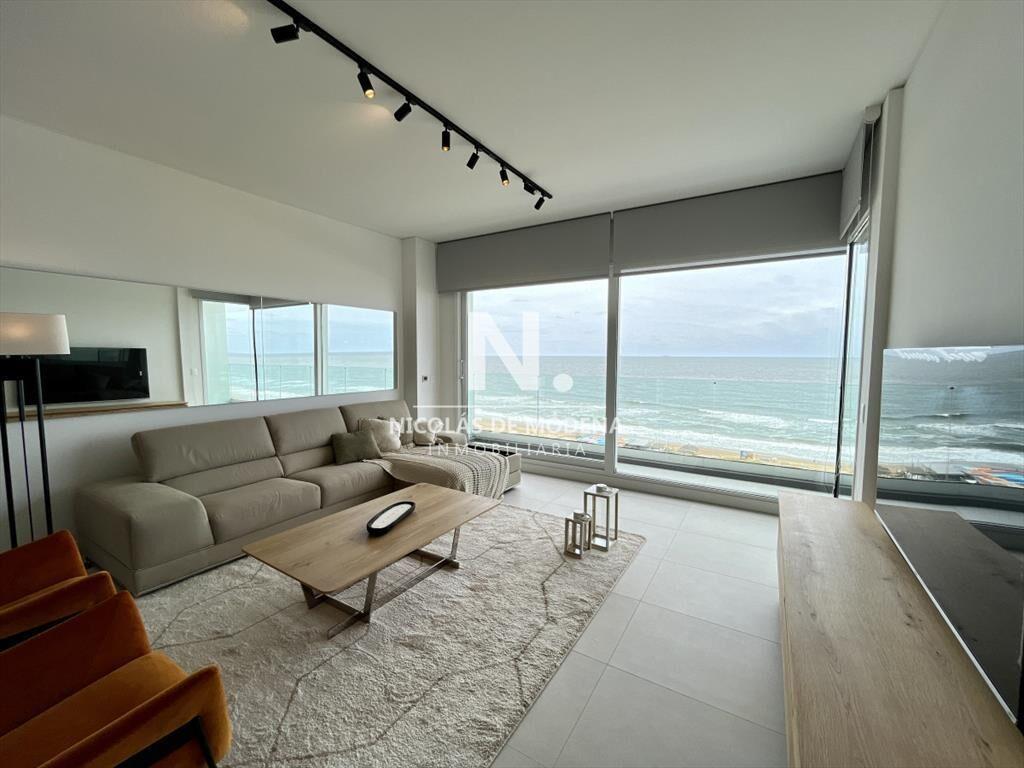 Venta Apartamento 3 dormitorios + servicio Punta