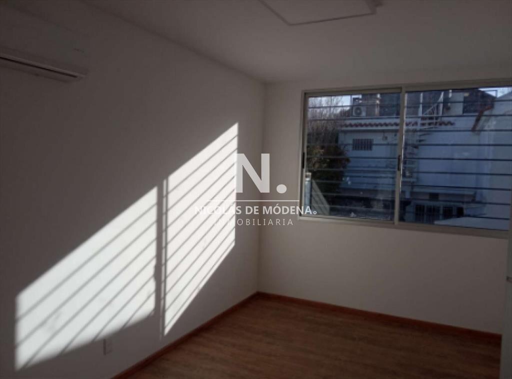 Se vende Local con Renta en Pocitos