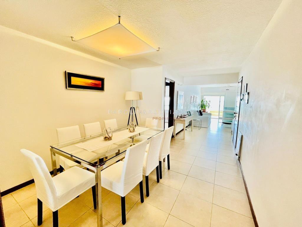Departamento en Venta de 3 Dormitorios Playa del