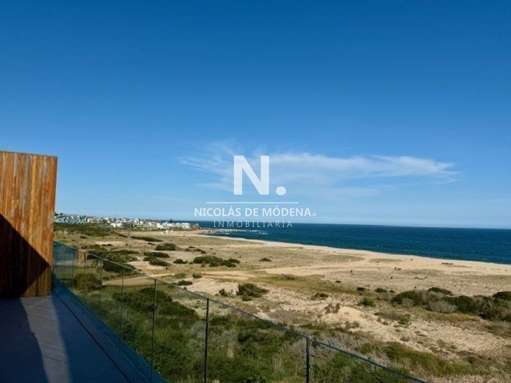 En venta apartamento en manantiales de 4 dormitorios, con v