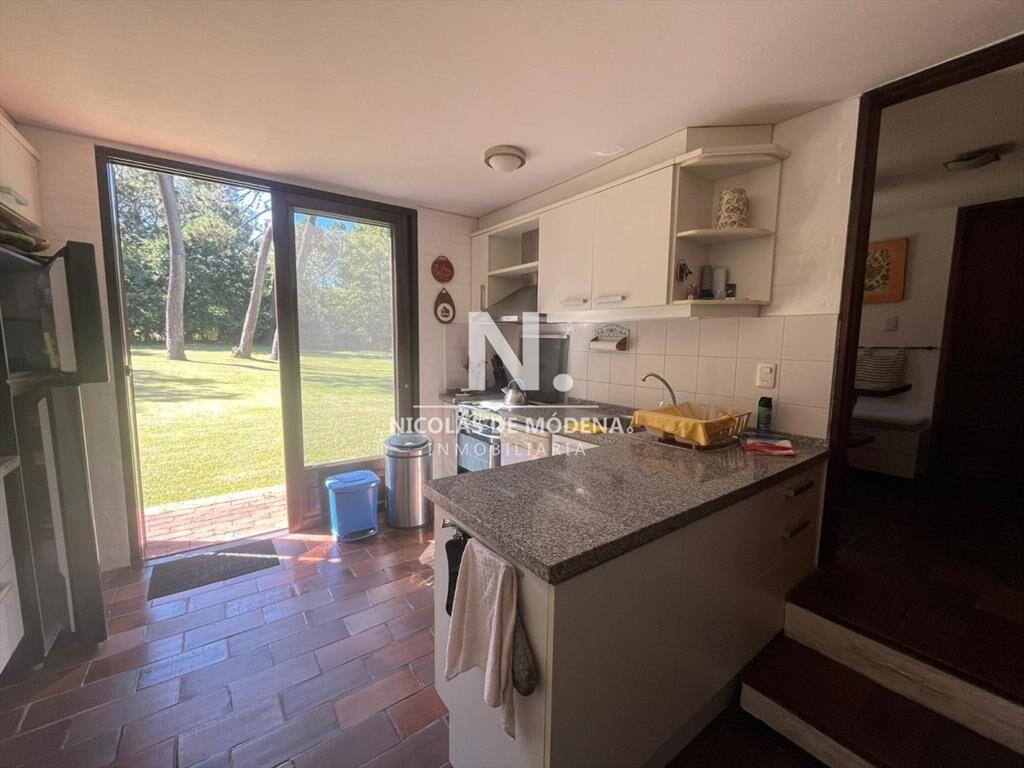 Venta de Espectacular casa en Barrio Golf