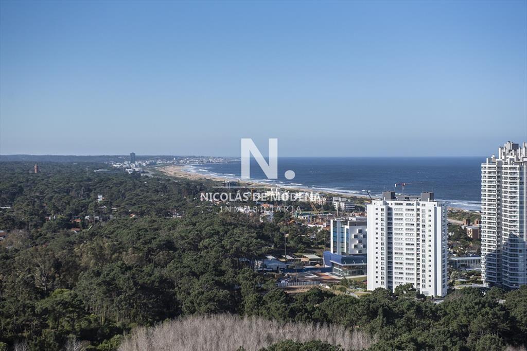 En venta apartamento de 3 suites en Punta del Este