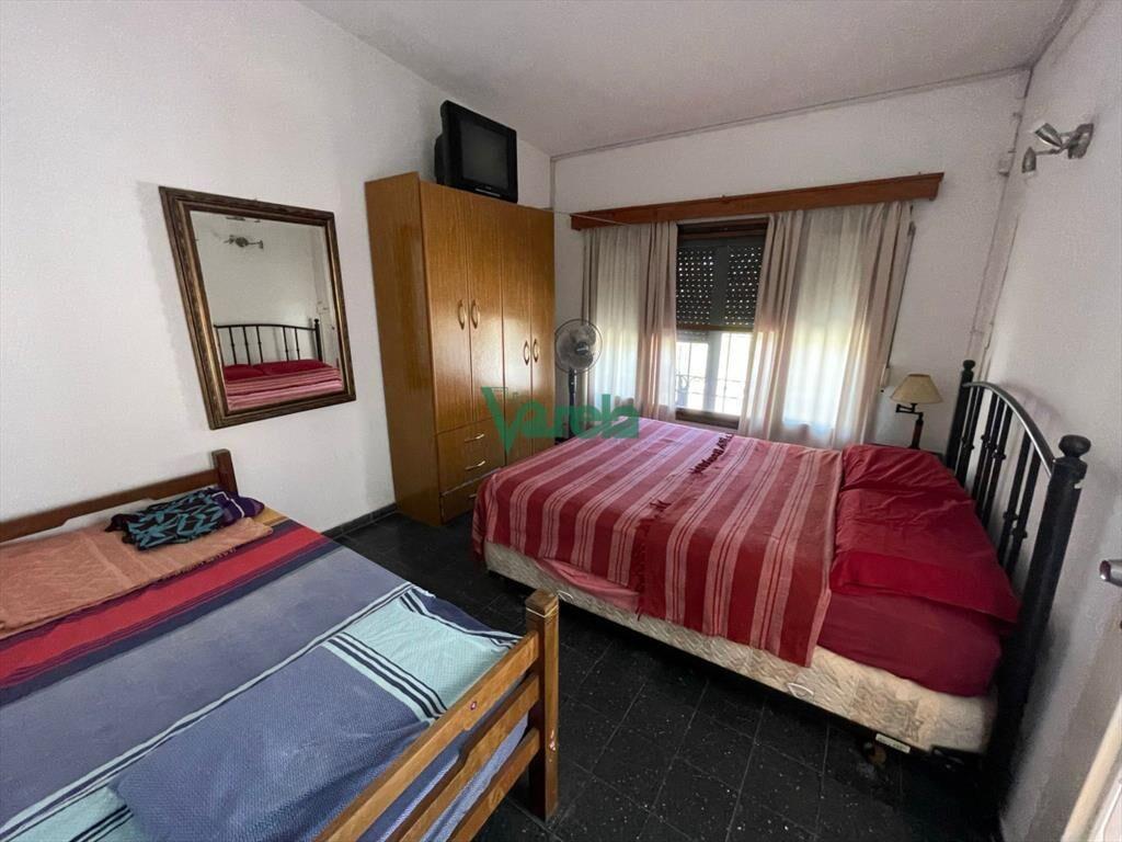 Casa de 6 dormitorios, piscina, en Parque del Sur