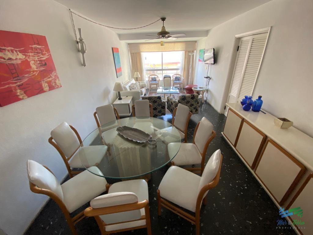 En venta apartamento 2 dormitorios sobre calle