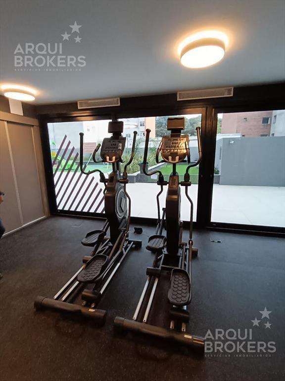 Apartamento de 3 dormitorios en venta en Buceo 2604