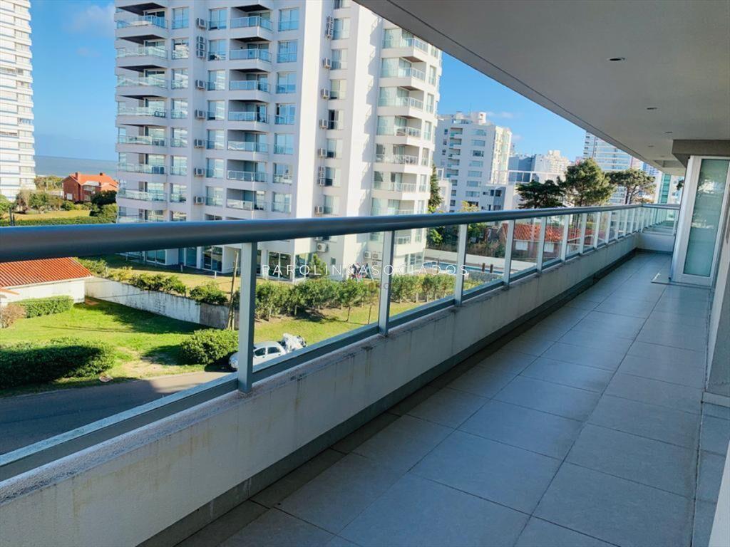 Apartamento en venta de 3 dormitorios en Brava