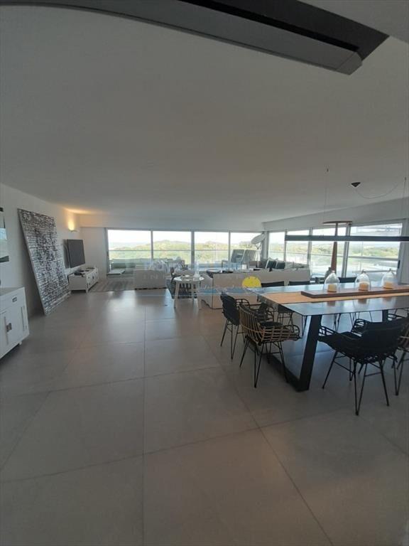 Apartamento de 3 dormitorios en Silente , Punta ,