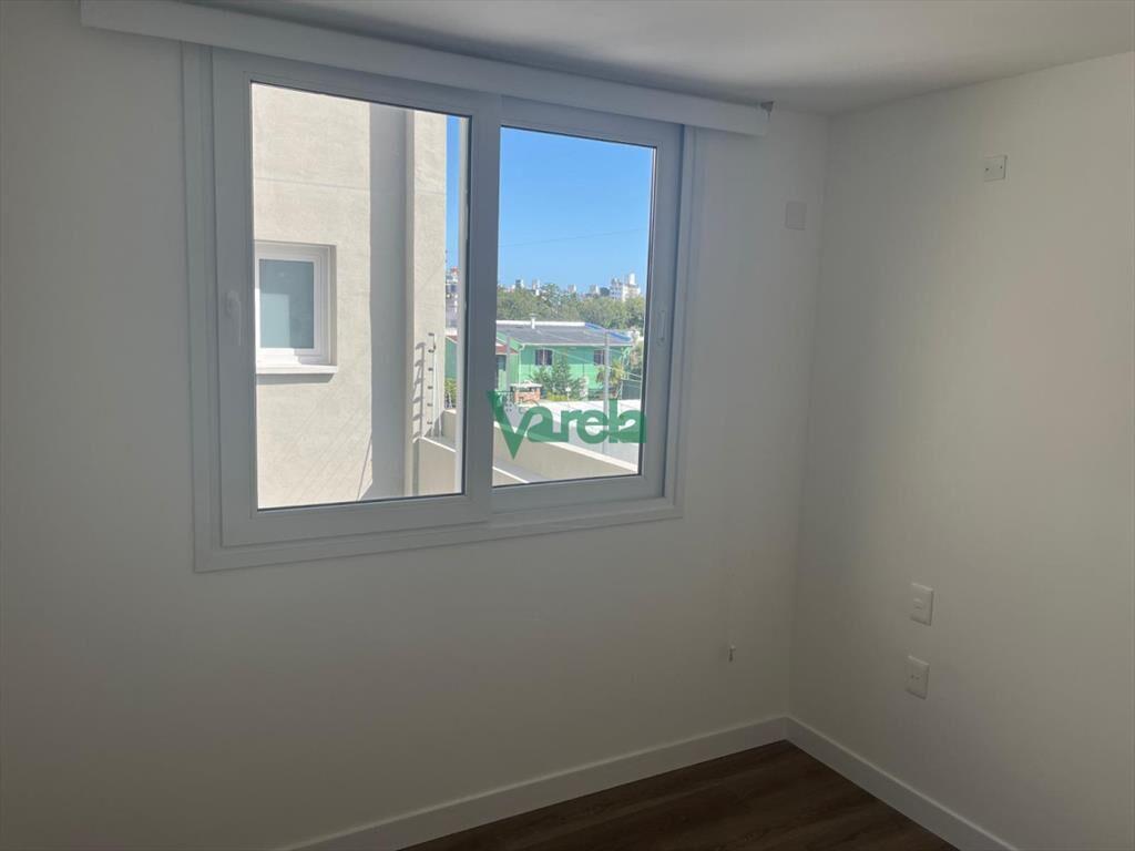 Venta apartamento Malvín 2dorm con parrillero,,