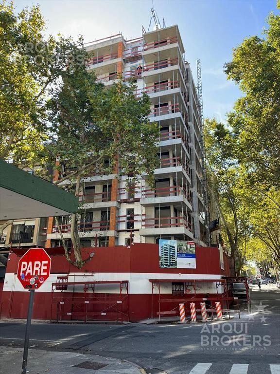 Apartamento penthouse de cuatro dormitorios en venta en Cen