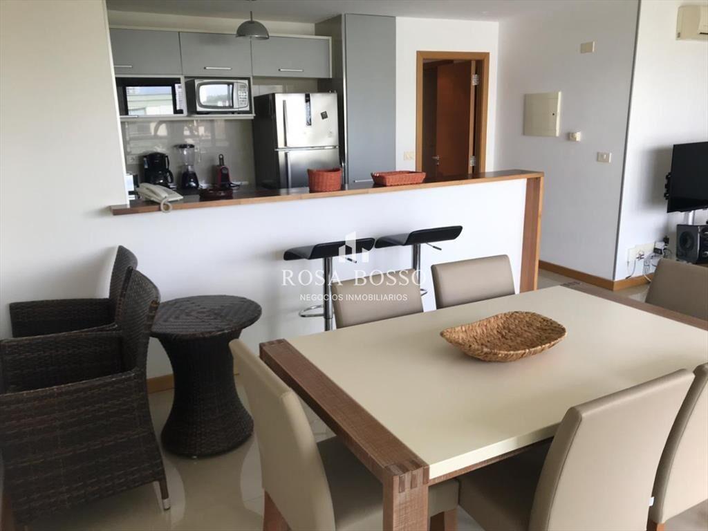 Apartamento frente a playa brava