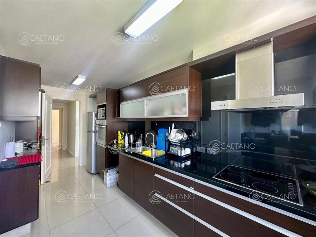 Excelente apartamento en venta en Punta del Este con vista