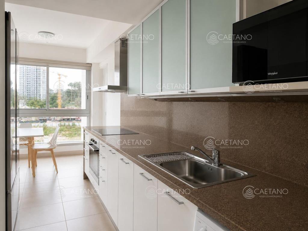 Apartamento de dos dormitorios en venta en Playa Brava con