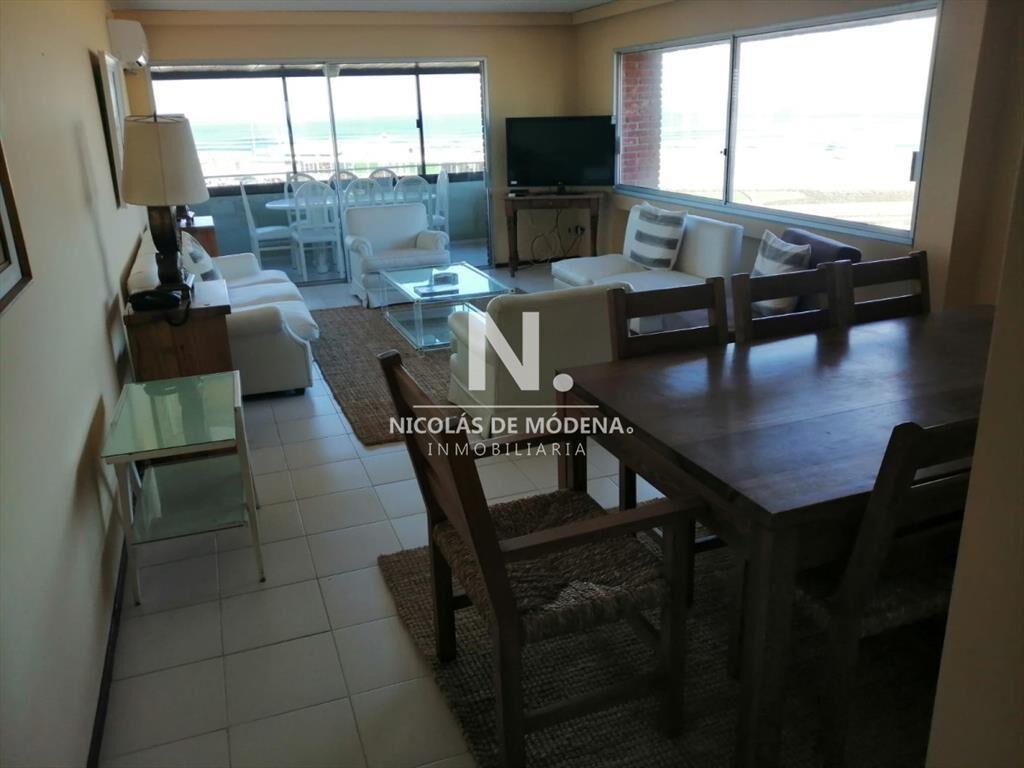Espectacular departamento en primera línea, del