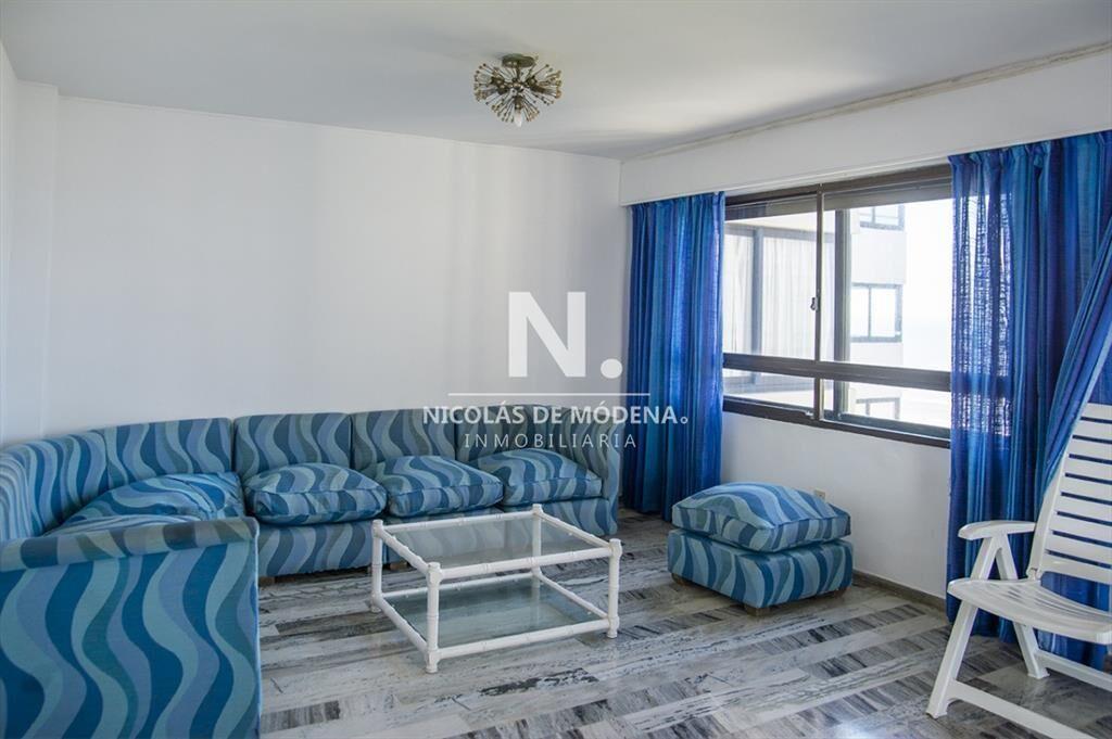 Departamento en venta frente al mar. Playa Brava,