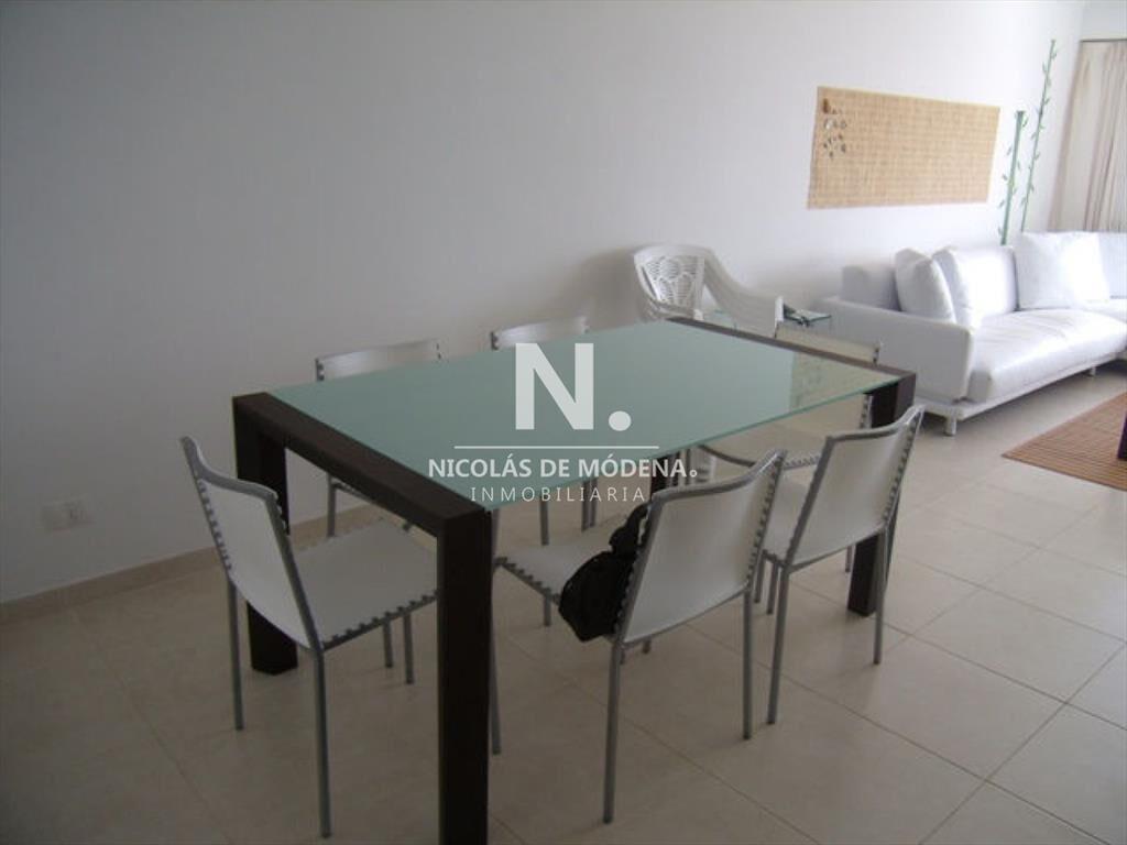 Apartamento en venta de 2 dormitorios en Punta Del Este