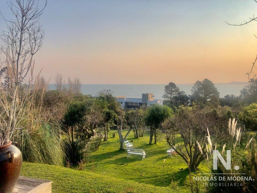 Hermosa Casa en Punta Ballena, con Excepcional vista al mar