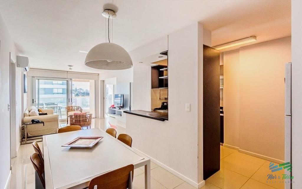 Venta apartamento de 2 dormitorios y medio con en
