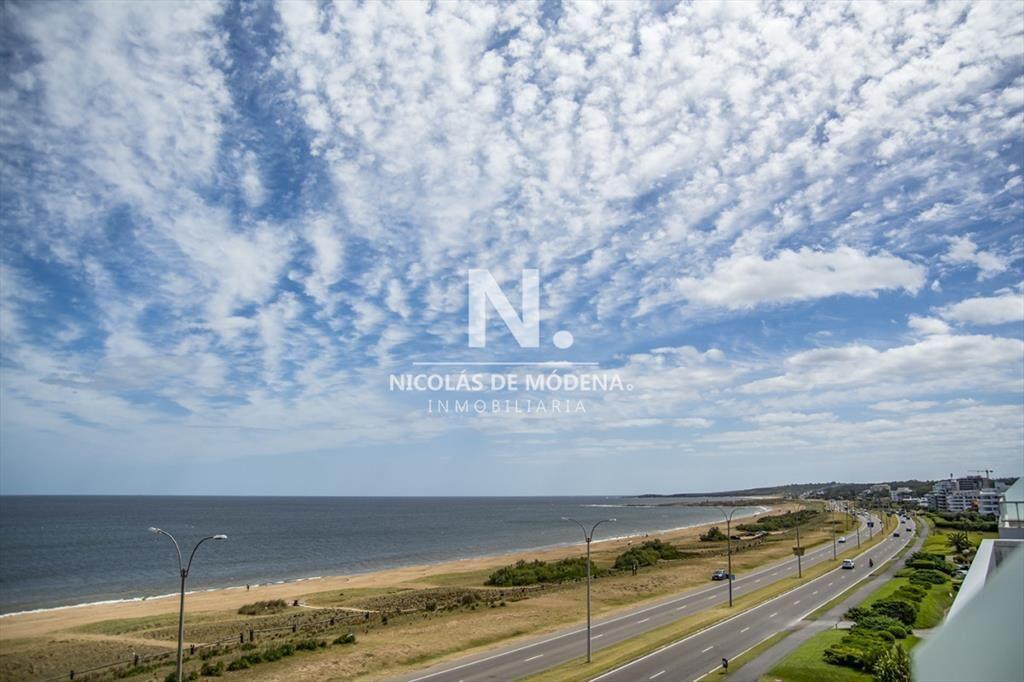 Espectacular Apartamento en Mansa frente al mar,