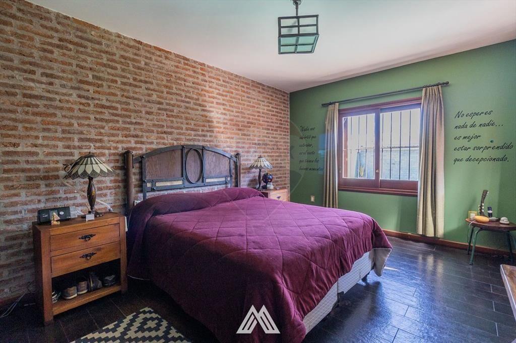 Venta de casa 3 dormitorios con piscina en Pando