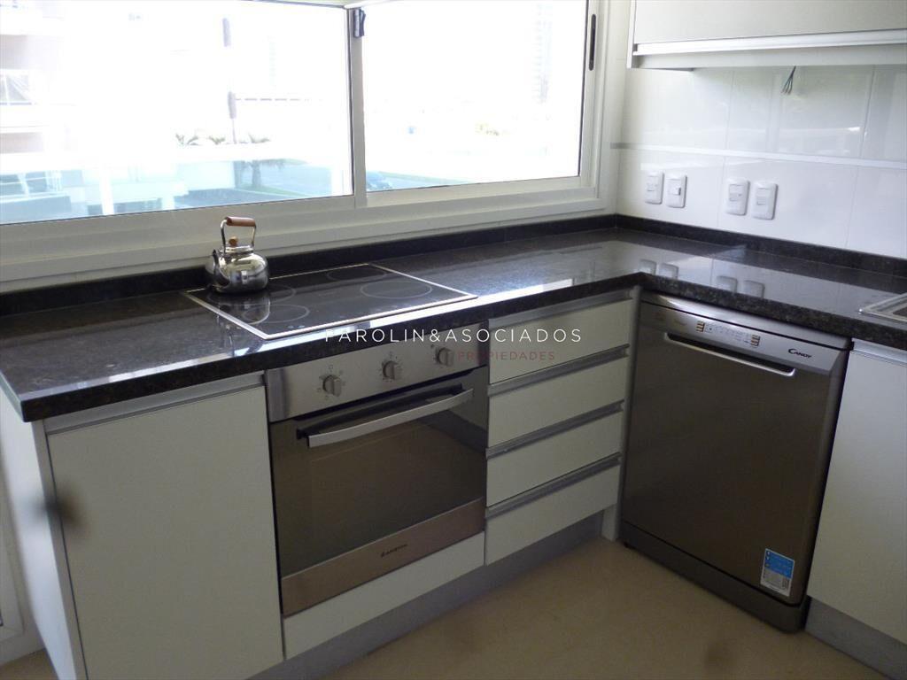 Apartamento en venta en Casino Tower, Punta del