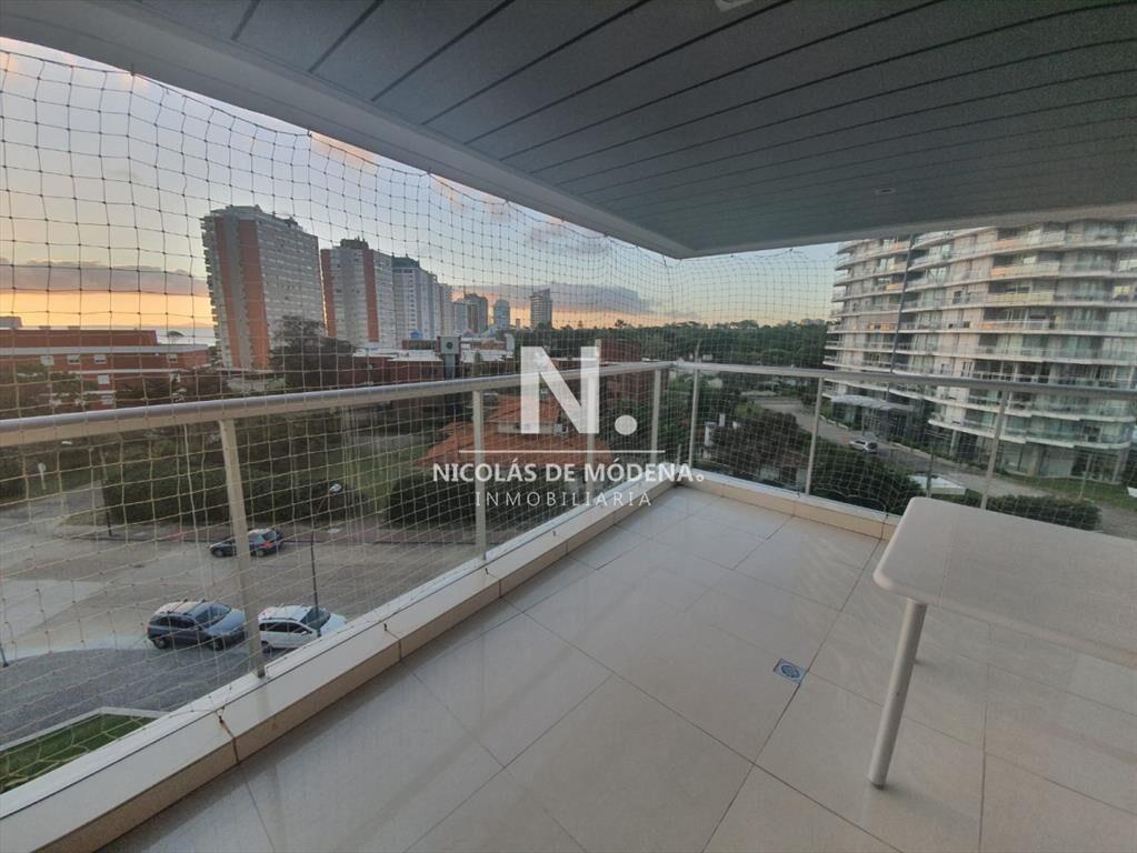 Gran departamento a pasos del mar, Punta del Este