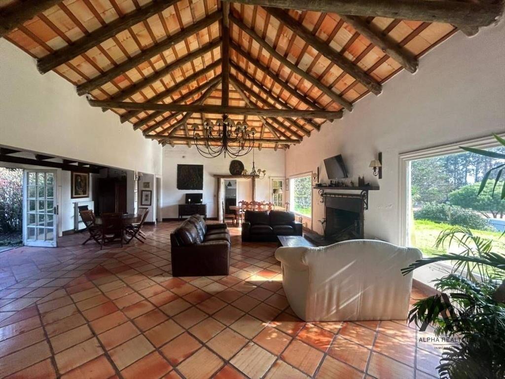 Casa en venta de 4 dormitorios en Jardines Córdoba